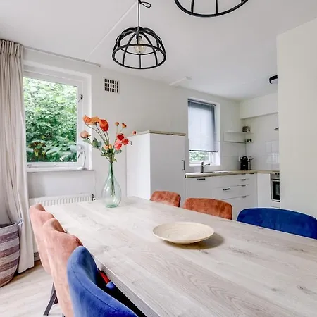 Zonnige Luxe Met Grote Tuin Ewijk