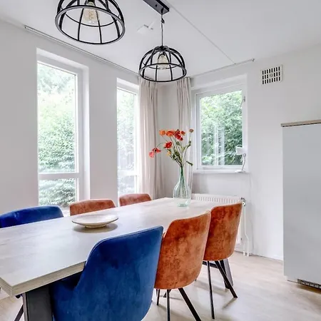 Zonnige Luxe Met Grote Tuin Ewijk