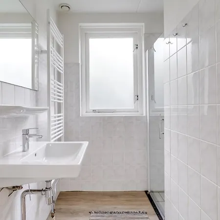 別荘 Zonnige Luxe Met Grote Tuin Ewijk