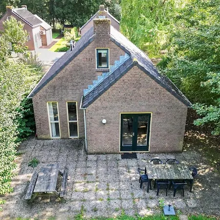 別荘 Zonnige Luxe Met Grote Tuin Ewijk