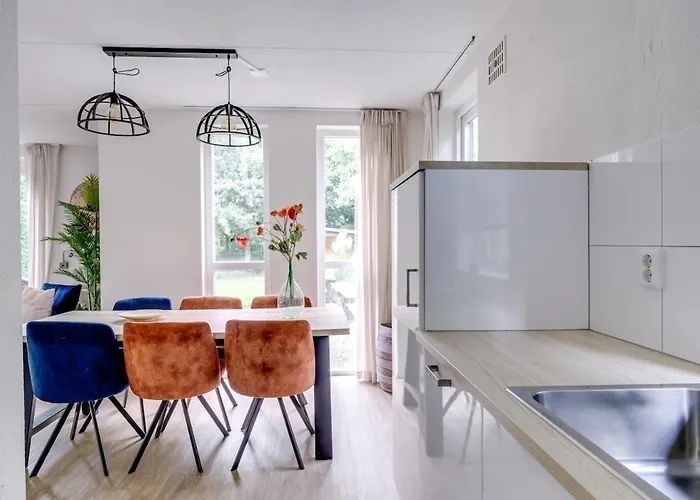 Zonnige Luxe Met Grote Tuin Semesterbostad Ewijk