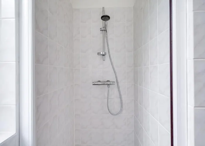 Zonnige Luxe Met Grote Tuin Semesterbostad