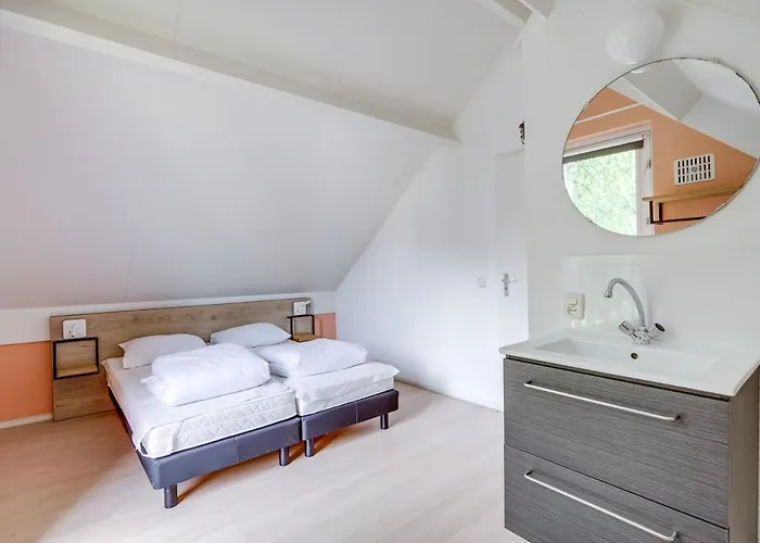 Semesterbostad Zonnige Luxe Met Grote Tuin