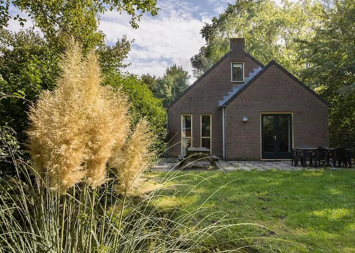 Zonnige Luxe Met Grote Tuin Semesterbostad Ewijk