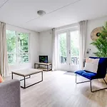 Vakantiehuis Zonnige Luxe Met Grote Tuin