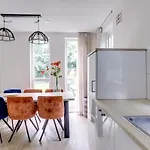 Zonnige Luxe Met Grote Tuin Vakantiehuis Ewijk