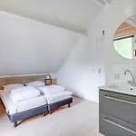 Vakantiehuis Zonnige Luxe Met Grote Tuin