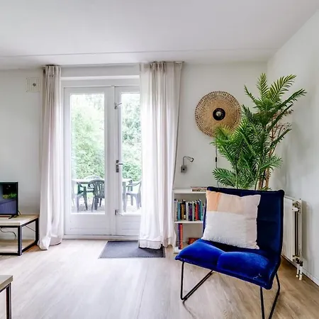 Zonnige Luxe Met Grote Tuin Tatil Evi