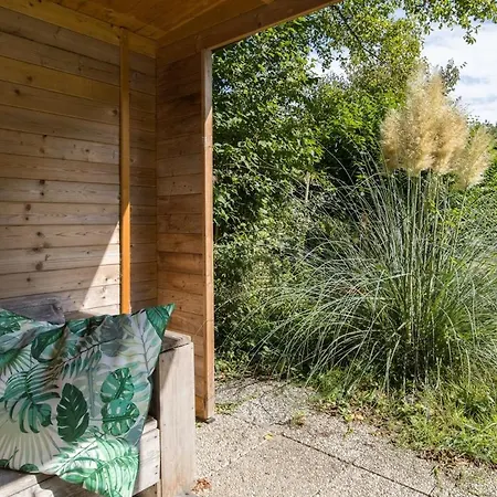 Zonnige Luxe Met Grote Tuin 度假居