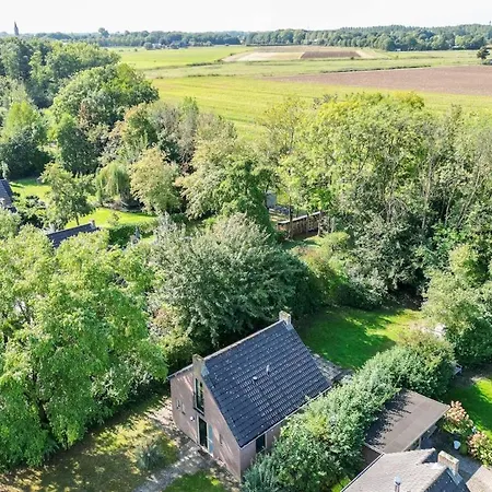 Zonnige Luxe Met Grote Tuin Tatil Evi Ewijk