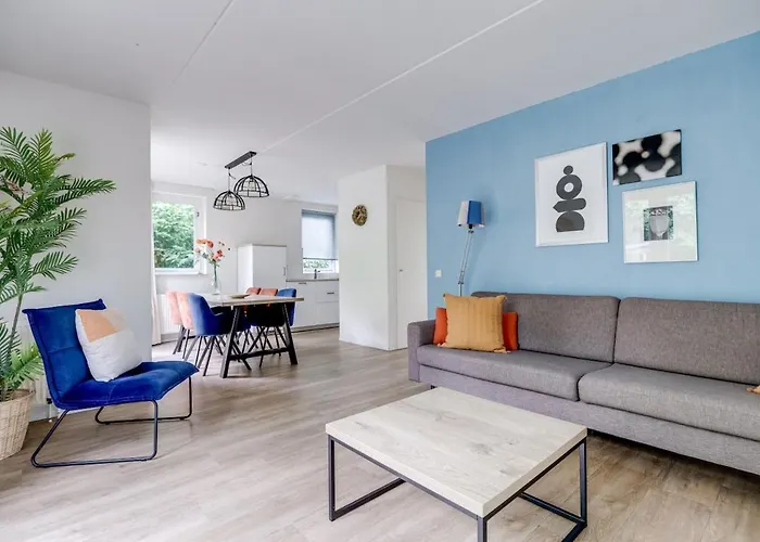 Zonnige Luxe Met Grote Tuin 度假居 *