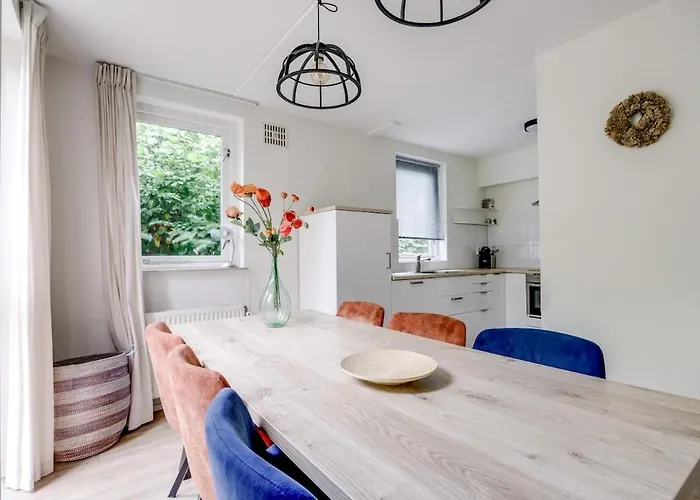 Zonnige Luxe Met Grote Tuin Ewijk