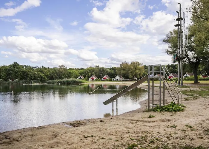 Zonnige Luxe Met Grote Tuin Ewijk